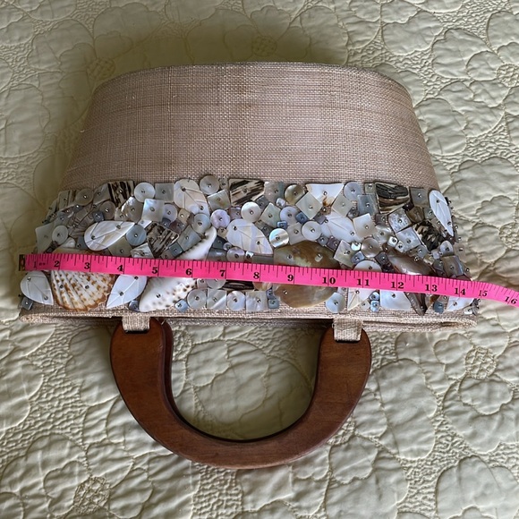 Beach Seashell Sachet Handbag Wooden Handles - Picture 10 of 14